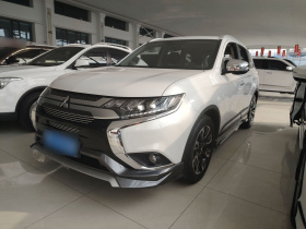 三菱 欧蓝德 2019款 2.4L 四驱致享版 7座 国VI