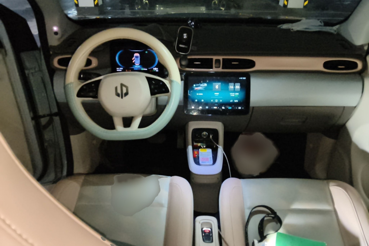 零跑汽车 零跑T03 2023款 403智享版中控内饰7002