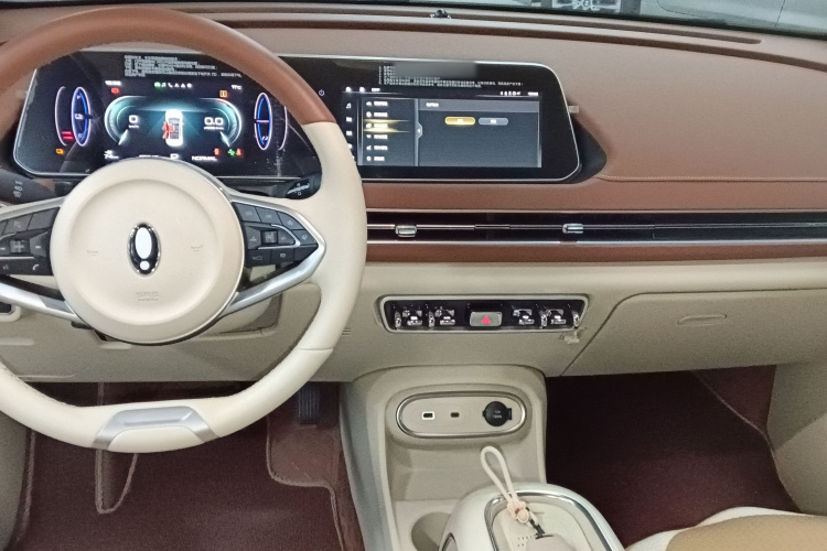 欧拉好猫 2023款 401km标准续航 豪华型 磷酸铁锂中控内饰7002