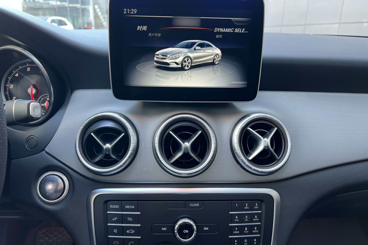 奔驰CLA 2019款 CLA 200 时尚型局部细节16