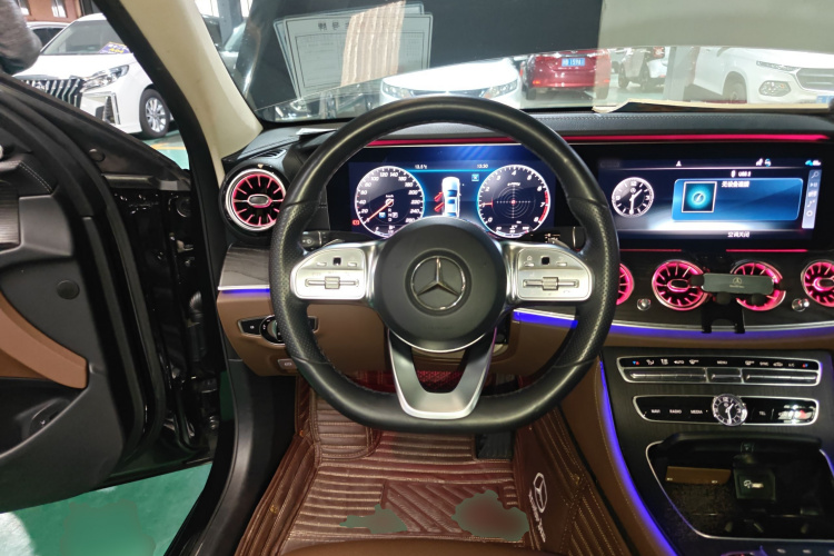 奔驰E级 2020款 改款 E 300 L 运动时尚型局部细节13