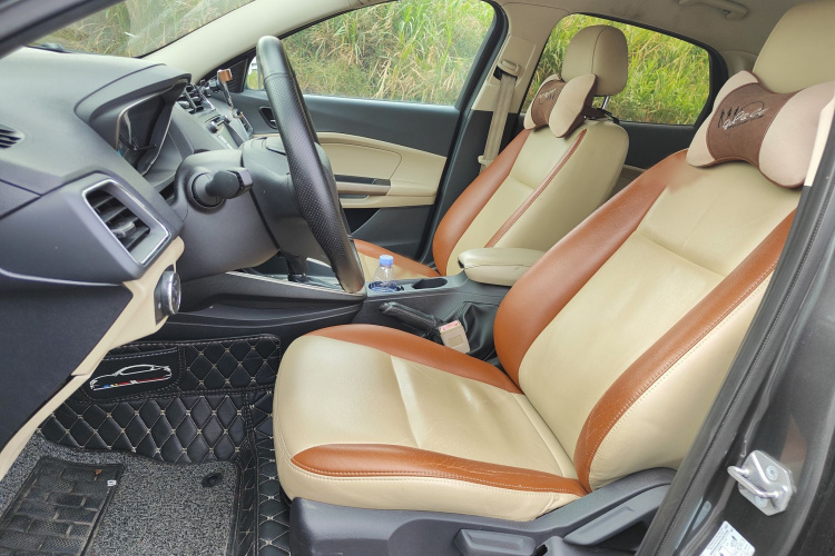 福特 福睿斯 2015款 1.5L 自动舒适型局部细节19