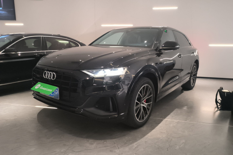 奥迪Q8 2019款 55 TFSI 臻选动感型车身外观1
