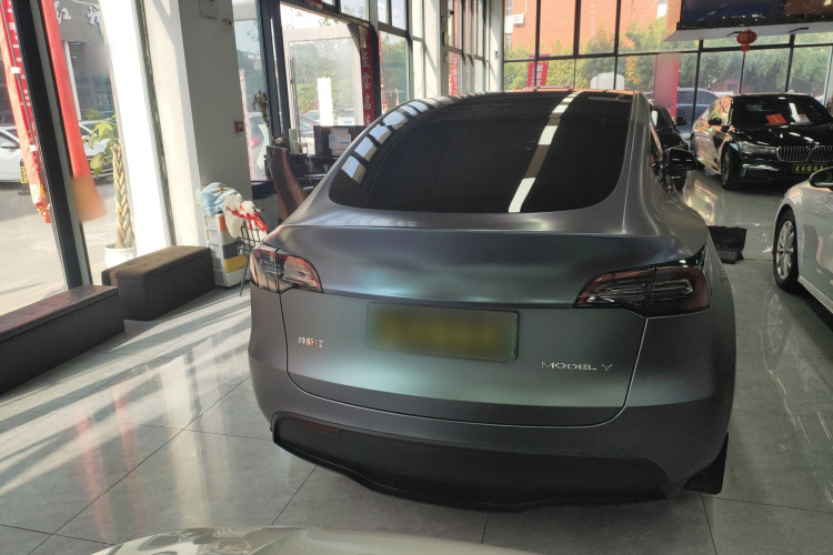 特斯拉 Model Y 2023款 后轮驱动版车身外观6