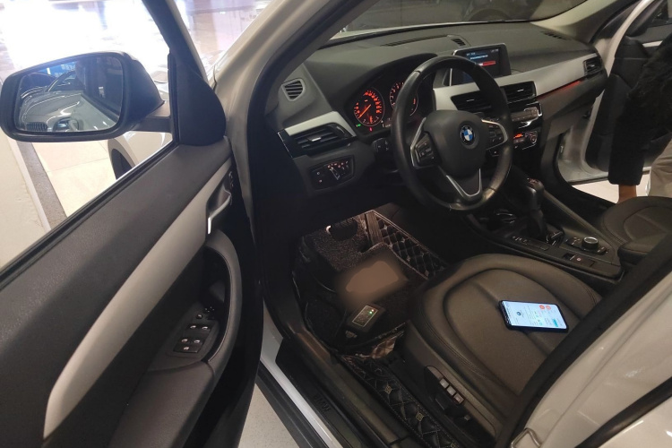 宝马X1 2018款 sDrive18Li 时尚型中控内饰7003