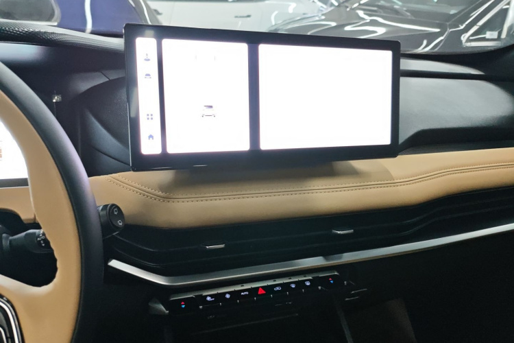 吉利汽车 豪越L 2023款 2.0T DCT旗舰型局部细节16