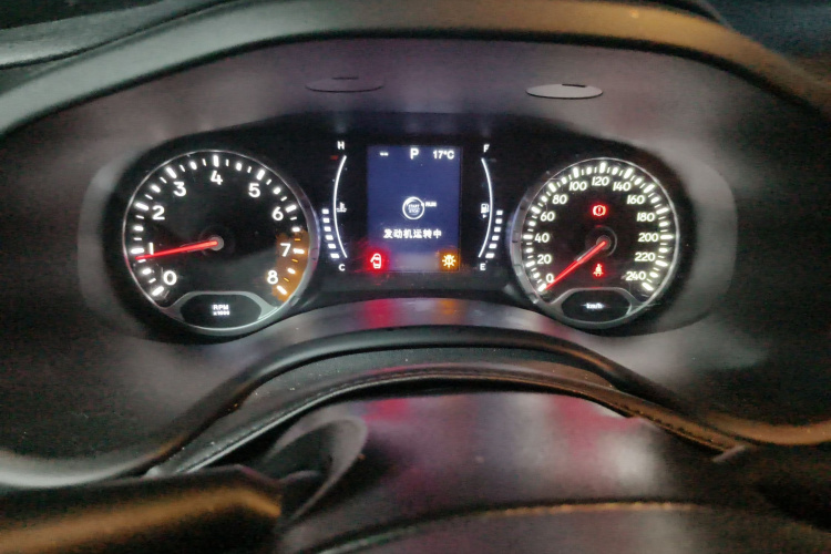 Jeep 自由侠 2018款 互联大屏版 180T 自动劲能版局部细节14