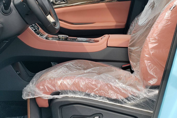 创维汽车 创维HT-i 2022款 1.5L PHEV 205KM 智远版Plus中控内饰7004