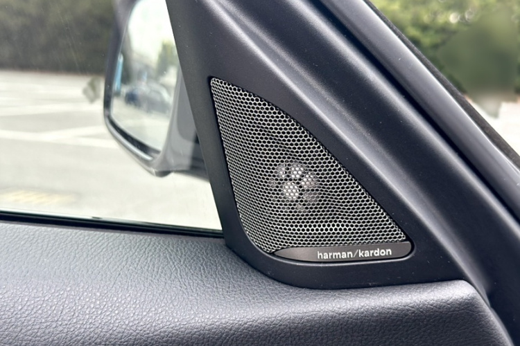 宝马3系 2019款 320i M运动曜夜版局部细节16