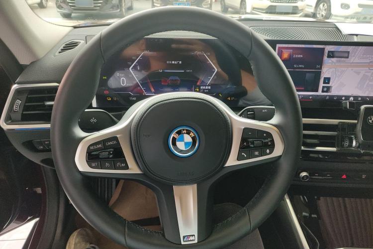 宝马i4 2023款 eDrive35局部细节13