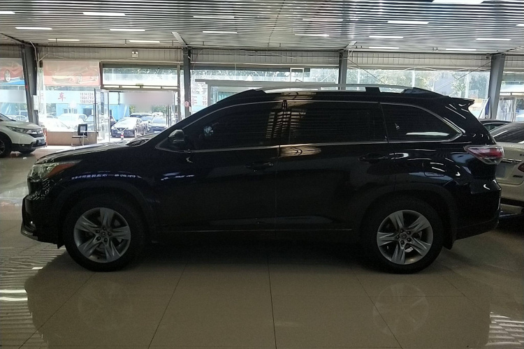 丰田 汉兰达 2015款 2.0T 四驱豪华版 7座车身外观4