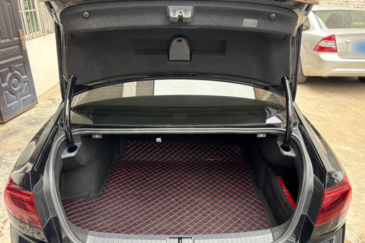 大众 迈腾 2023款 200万辆纪念版 330TSI DSG豪华型局部细节23