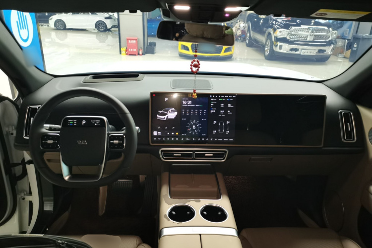 理想汽车 理想L7 2025款 Max 智能焕新版中控内饰7002