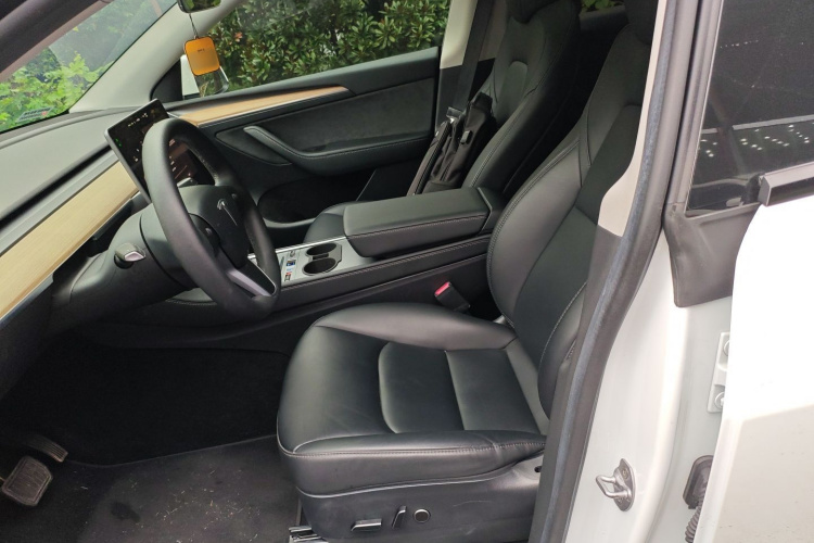 特斯拉 Model Y 2022款 改款 后轮驱动版局部细节19