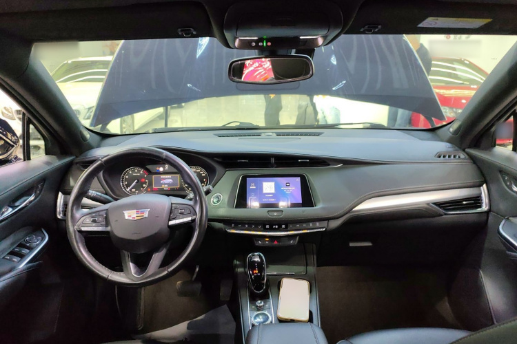 凯迪拉克XT4 2020款 改款 28T 两驱领先型中控内饰12