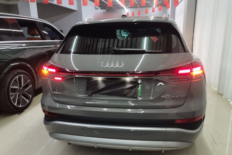 奥迪Q4 e-tron 2024款 40 e-tron 创境版车身外观6