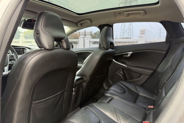 沃尔沃V40 2014款 2.0T 智雅版中控内饰7003