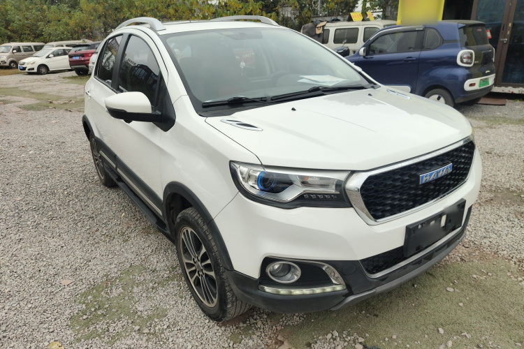 哈弗H1 2016款 改款 蓝标 1.5L 手动豪华型车身外观3