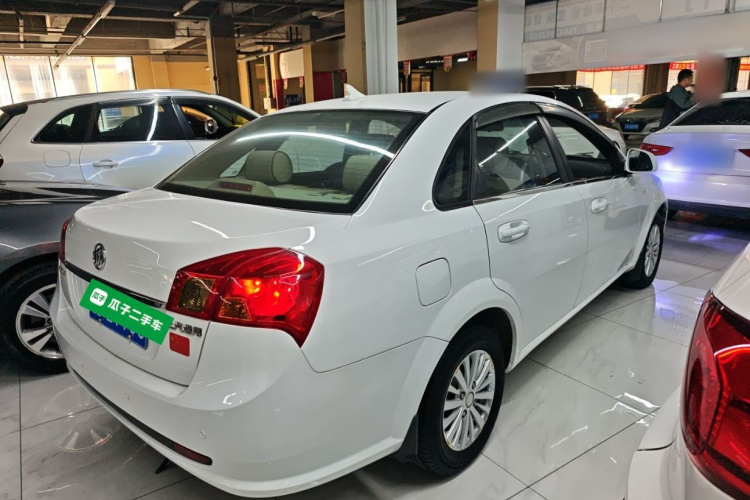 别克 凯越 2015款 1.5L 自动经典型车身外观7