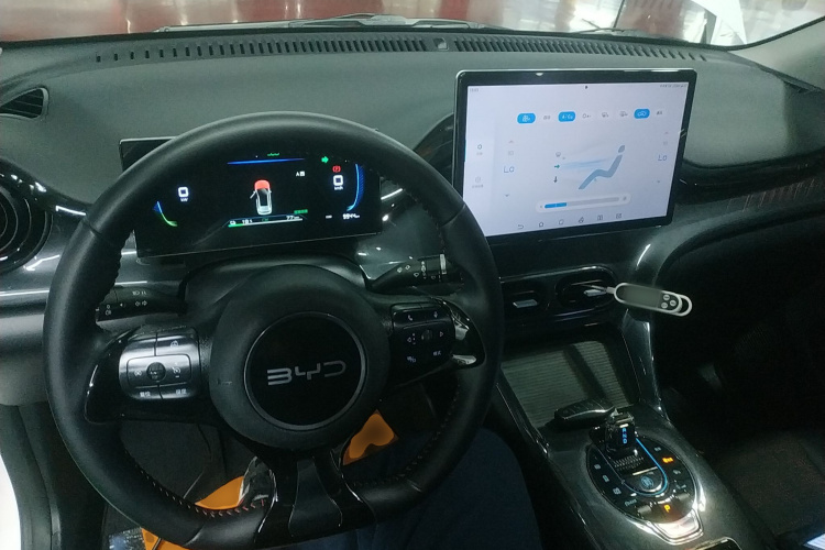 比亚迪e2 2024款 荣耀版 豪华型中控内饰12
