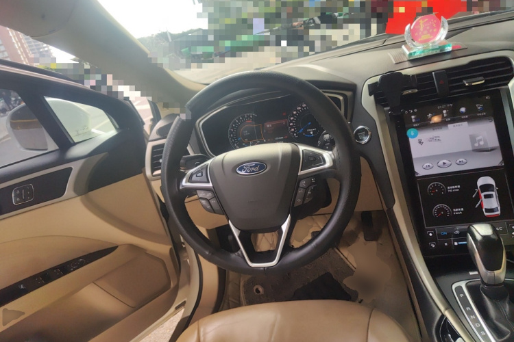 福特 蒙迪欧 2013款 2.0L GTDi240至尊型中控内饰13