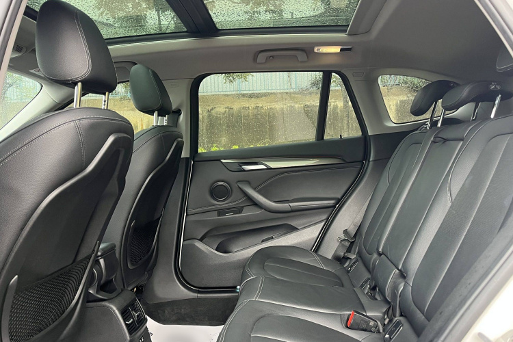 宝马X1 2019款 xDrive20Li 尊享型中控内饰7002