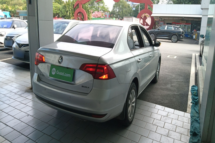 大众 宝来 2018款 1.5L 自动时尚型车身外观7