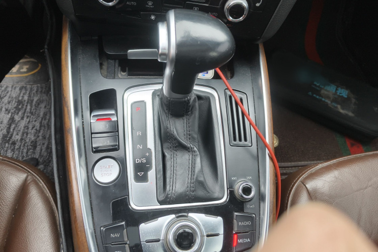 奥迪Q5 2013款 40 TFSI 舒适型局部细节18