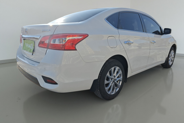 日产 轩逸 2024款 改款三 经典 1.6XE CVT舒适版车身外观7