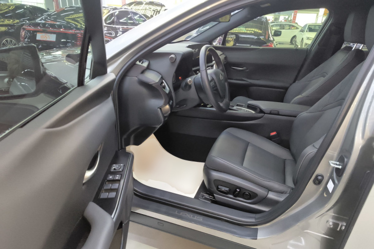 雷克萨斯UX 2022款 260h 探·酷版中控内饰7003