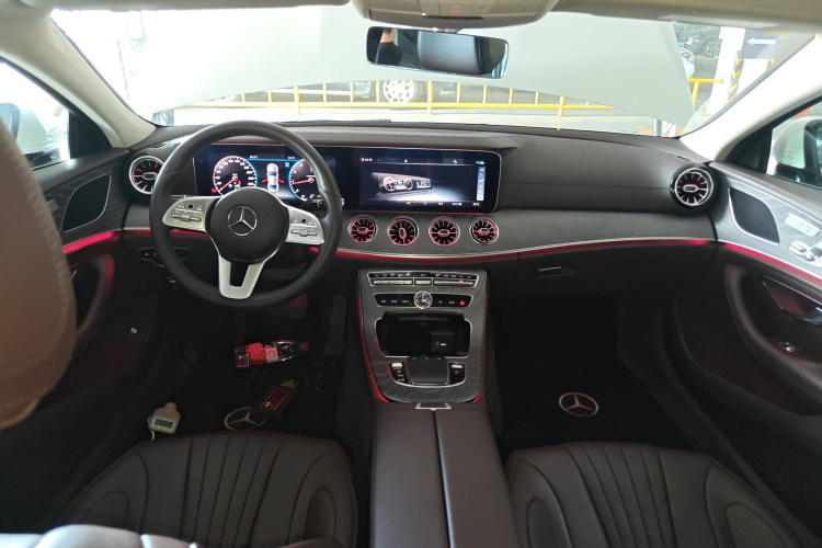 奔驰CLS 2020款 CLS 300 动感型中控内饰12
