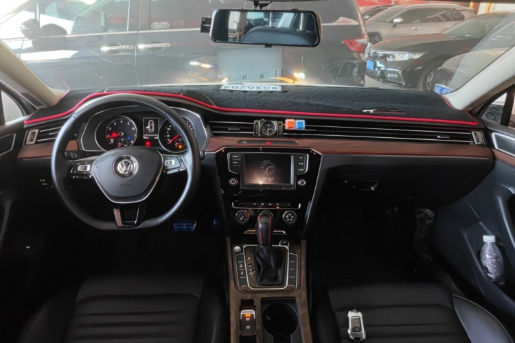 大众 迈腾 2017款 330TSI DSG 领先型中控内饰7002