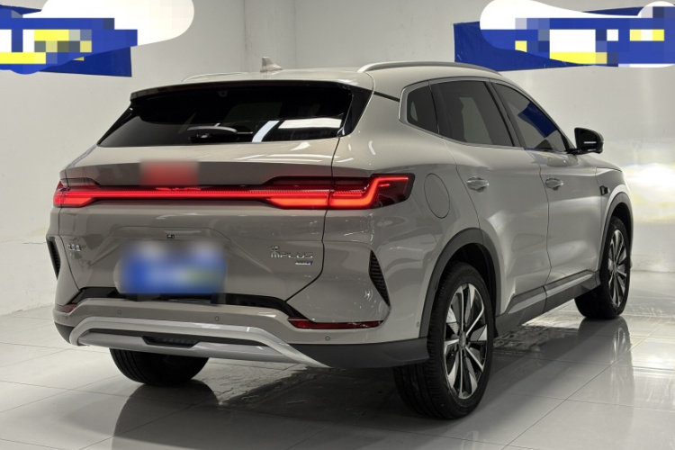 比亚迪 宋PLUS新能源 2025款 EV 智驾版 520km 尊贵型车身外观6005