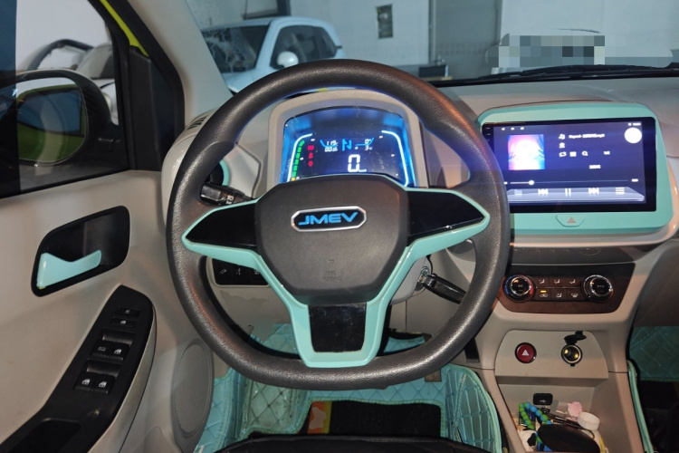 江铃集团新能源 易至EV2 2024款 201km 舒适型中控内饰13