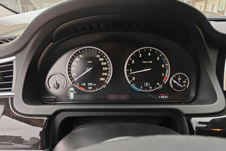 宝马5系GT 2014款 528i 领先型局部细节14