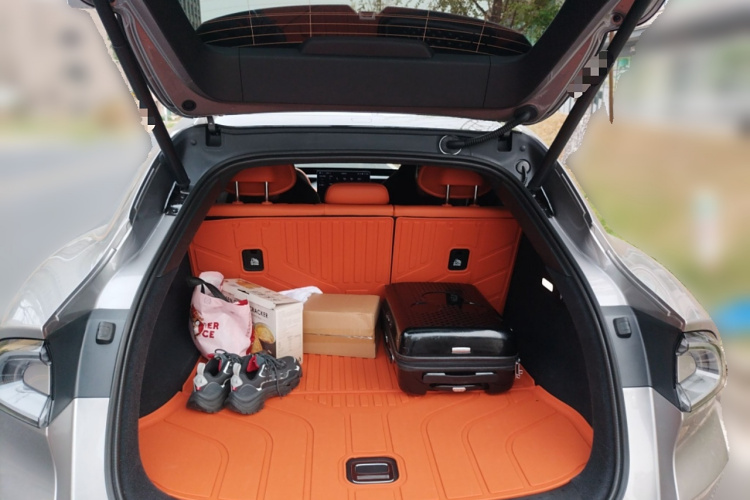 小米汽车 小米YU7 2025款 超长续航高性能四驱Max版中控内饰23