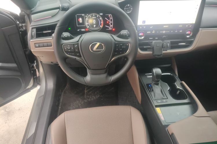 雷克萨斯ES 2025款 200 臻享版局部细节13