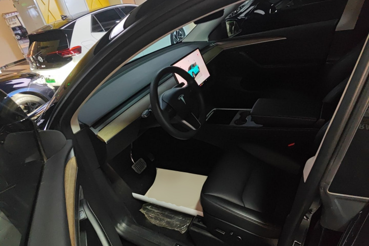 特斯拉 Model Y 2022款 改款 长续航全轮驱动版中控内饰20