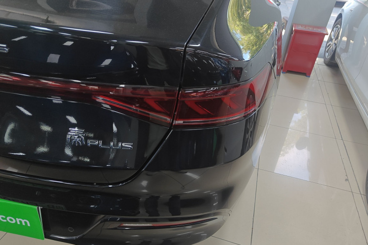 比亚迪 秦PLUS 2021款 DM-i 55KM 旗舰型车身外观9