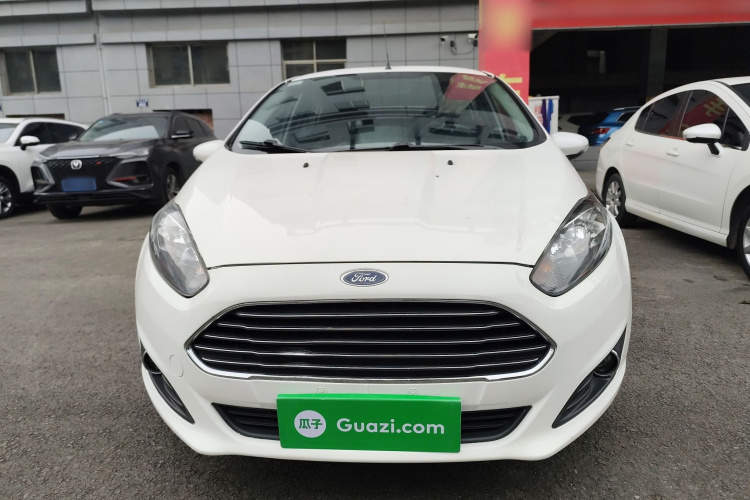 福特 嘉年华 2013款 两厢 1.5L 自动时尚型车身外观2