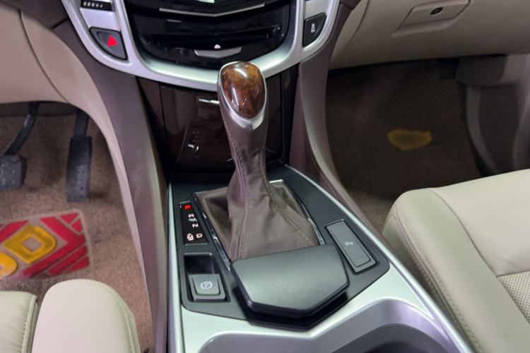 凯迪拉克SRX 2013款 3.0L 精英型局部细节18