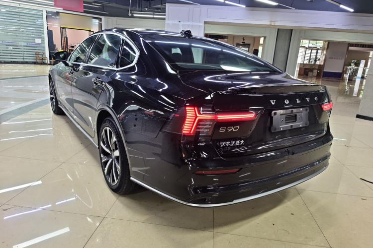 沃尔沃S90 2026款 B5 智逸豪华版车身外观6003