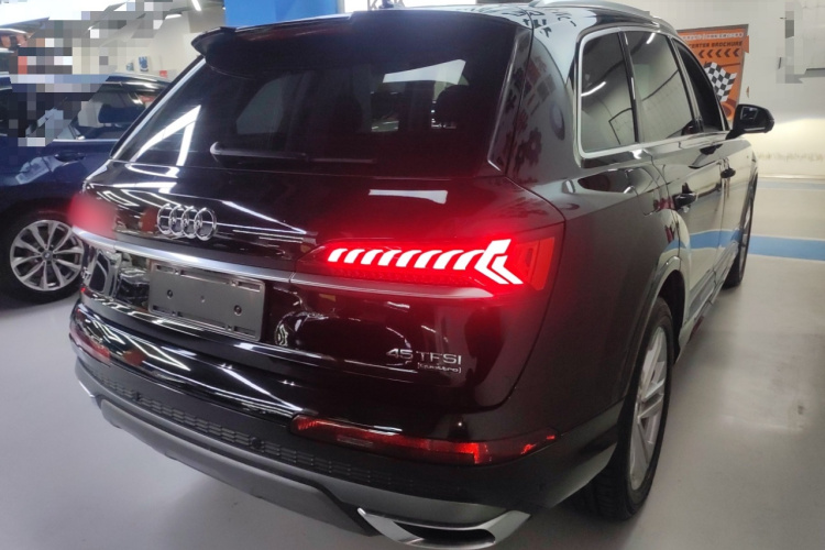 奥迪Q7 2021款 45 TFSI quattro S line运动型车身外观6005