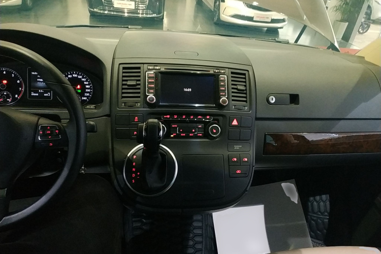 大众 迈特威 2014款 2.0TSI 四驱行政版中控内饰12