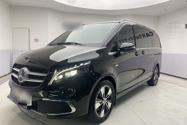 奔驰V级 2022款 V 260 尊贵版车身外观1