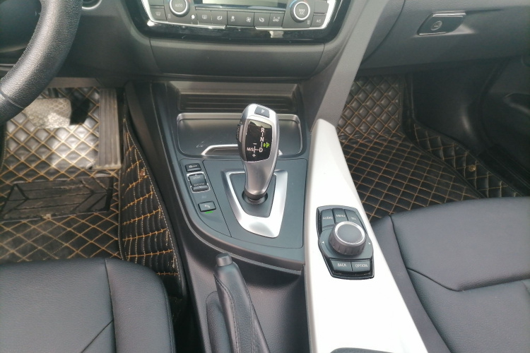 宝马3系GT 2017款 320i 时尚型局部细节18