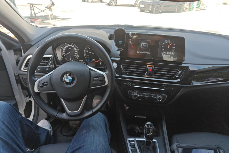 宝马1系 2023款 120i M运动版中控内饰7002