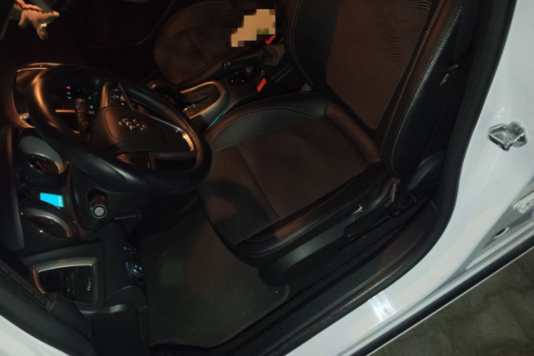 别克 英朗 2014款 XT 1.6L 自动时尚版局部细节19