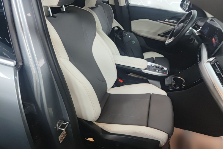 宝马X2(进口) 2024款 sDrive25i M运动套装局部细节41