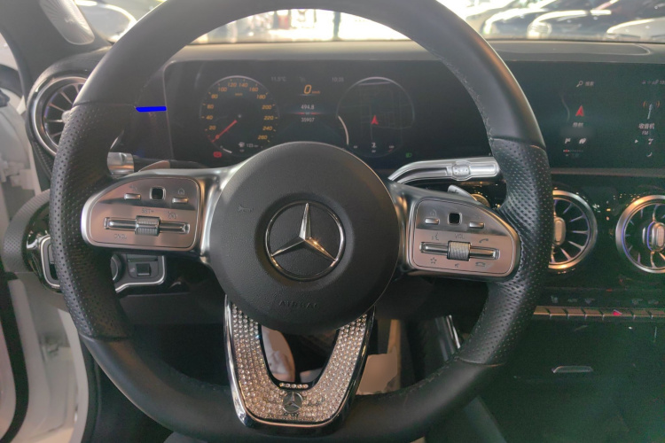 奔驰A级 2020款 改款 A 200 L 运动轿车时尚型中控内饰13